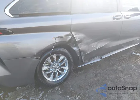 2021 Toyota Sienna Le z USA, uszkodzony, nr VIN 5TDKRKEC6MS024898